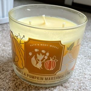 Vanilla Pumpkin Marshmallow - Bath and Body Works 3 Wick Candle